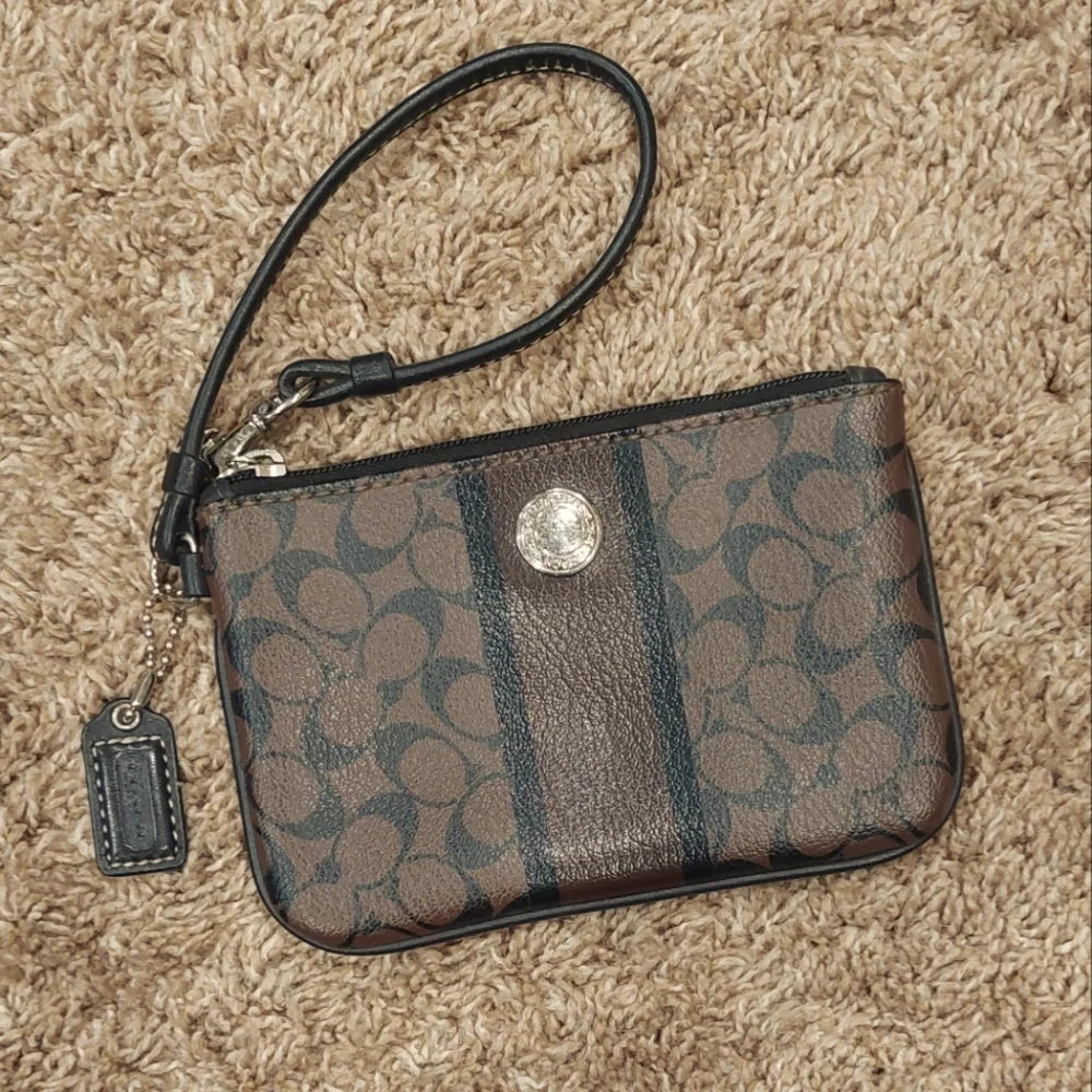 COACH Heritage Stripe Chelsea Wristlet